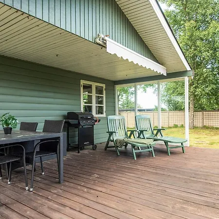 6 Person In